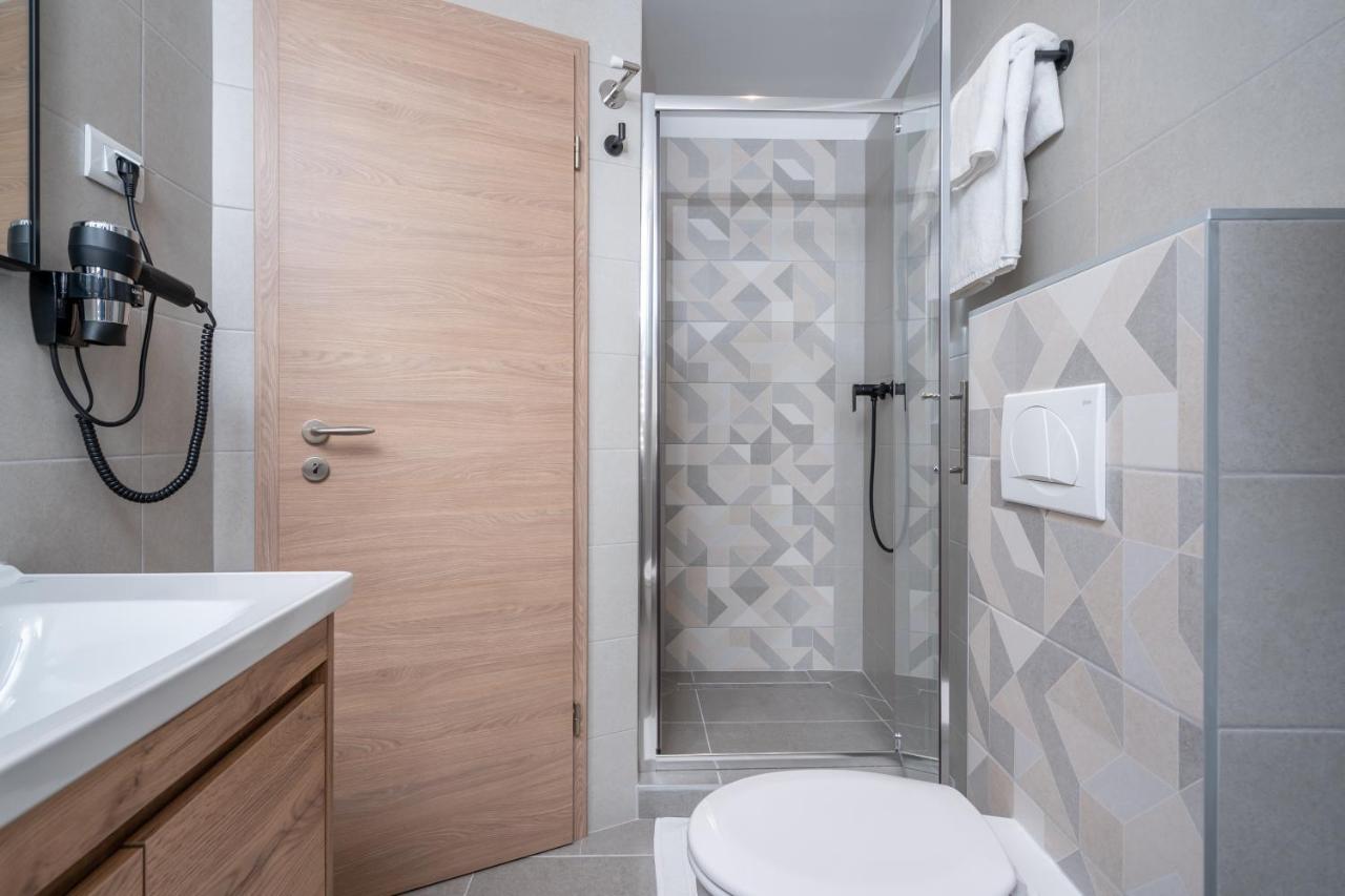 Aaa Apartments & Rooms With Free Parking بولا المظهر الخارجي الصورة